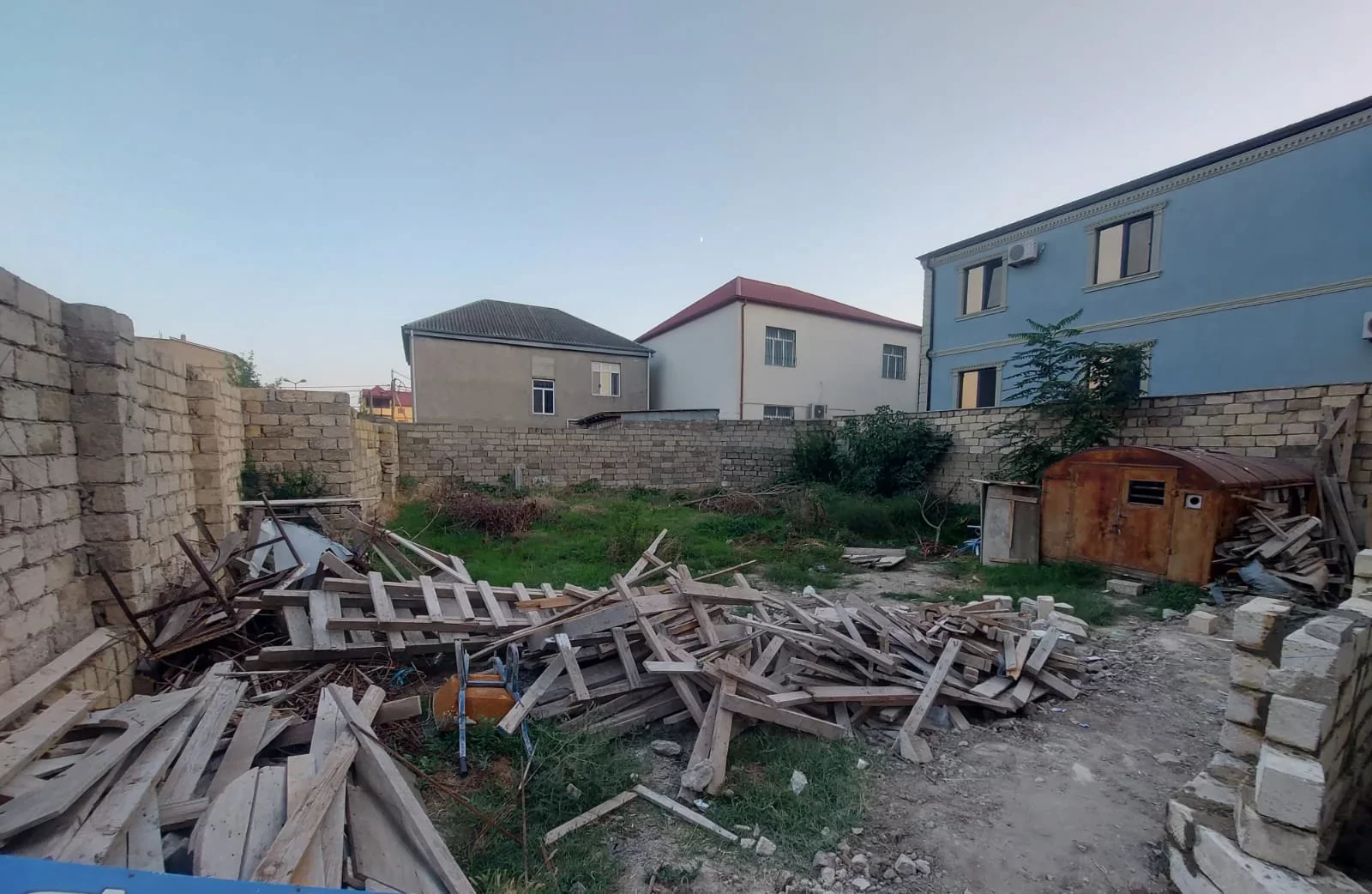 Satılır torpaq,  Bakıxanov q.