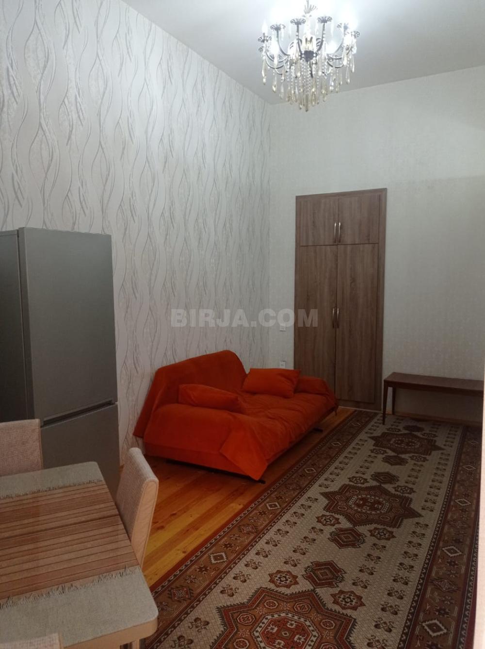 Satılır 2 otaqlı, şəhərin tam mərkəzində