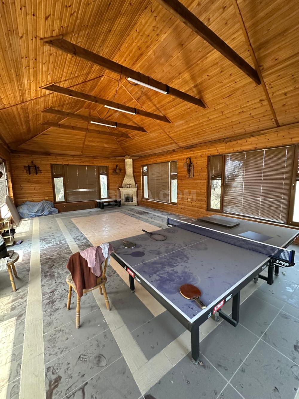 Buzovnada gözəl bağ evi satılır