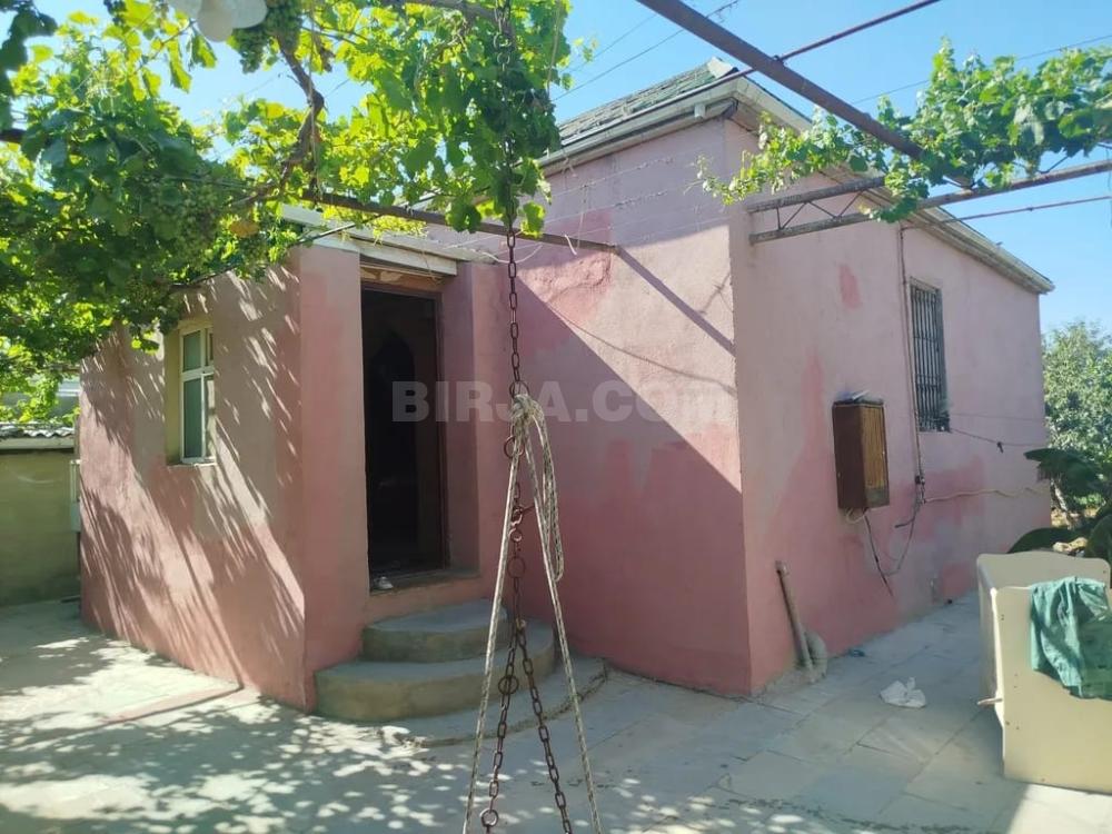 Maştağada həyət evi satılır