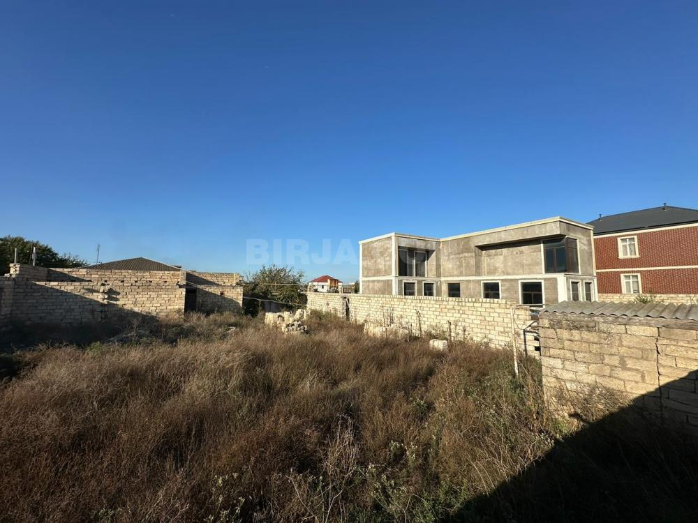 Buzovnada torpaq satılır 