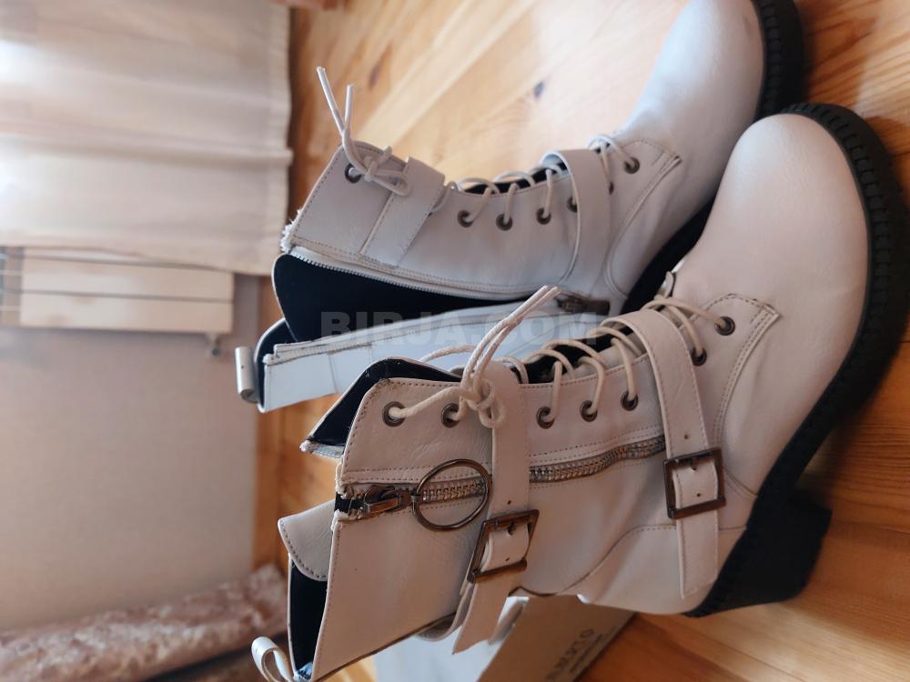 Geyim, ayaqqabı və tekstil