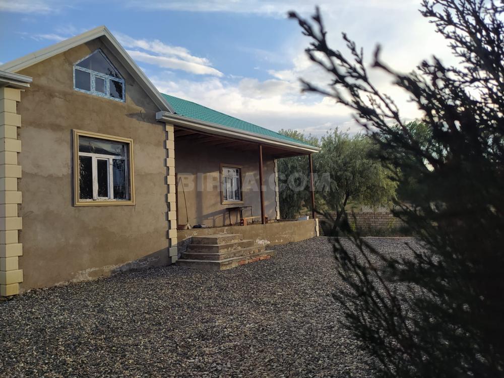 Satılır həyət evi, Novxanı qəs.