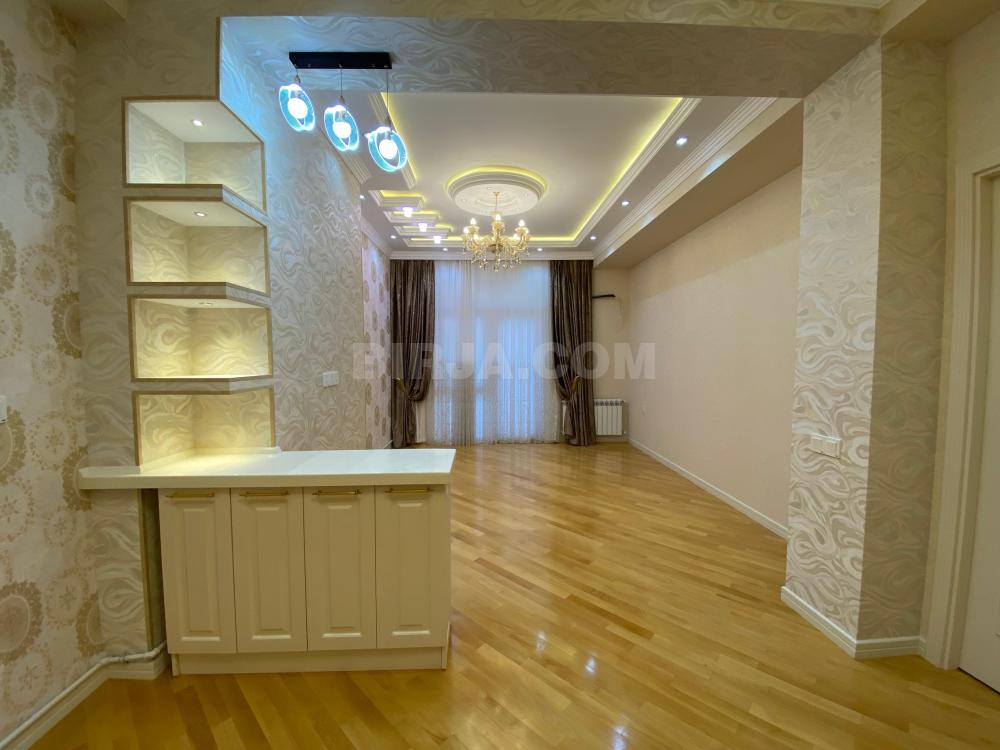 Satılır 3 otaqlı, m.Gənclik — Satılır