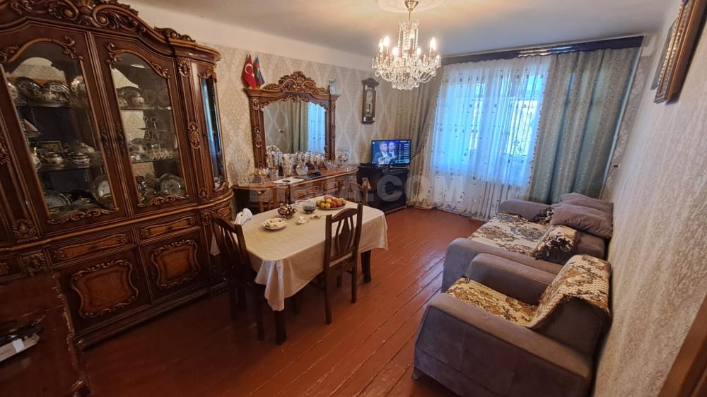 Satılır 2 otaqlı, Nəsimi küç. — Satılır