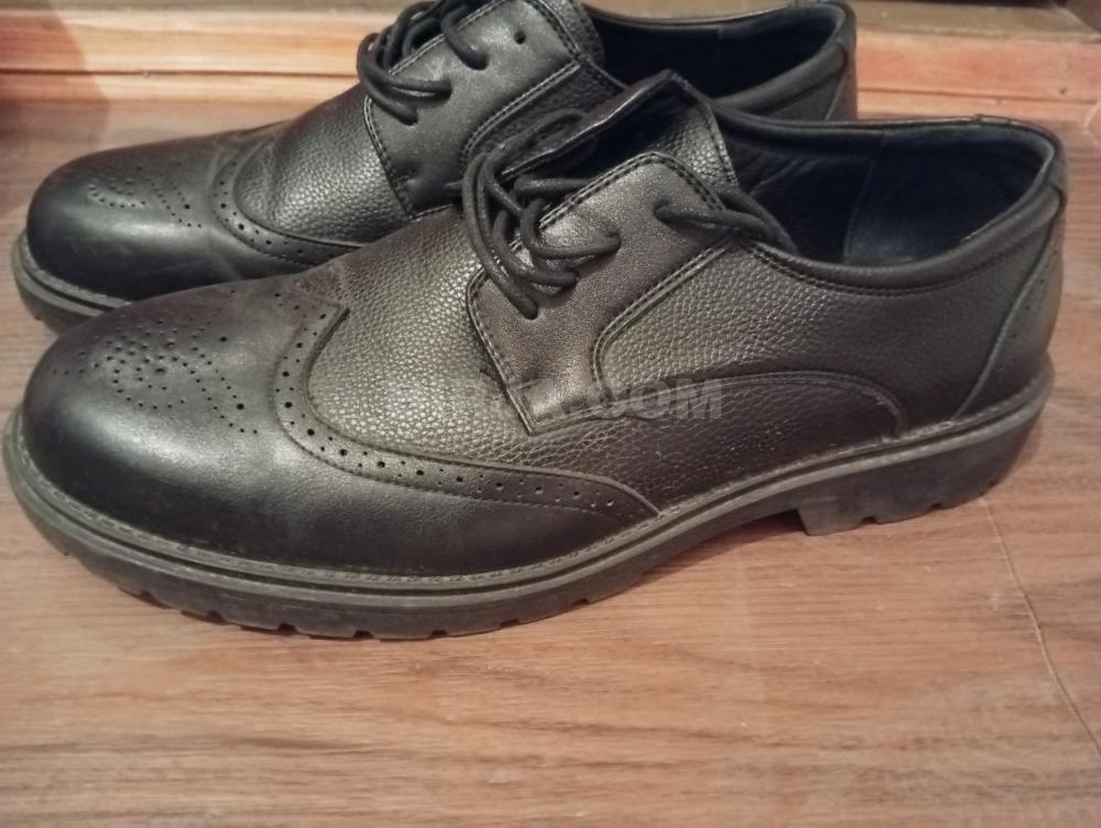 Geyim, ayaqqabı və tekstil