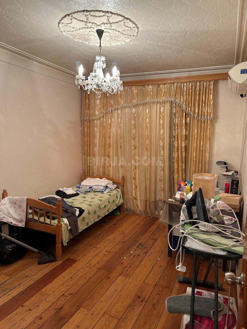 Satılır 2 otaqlı, Məzahir Rüstəmov küçəsi