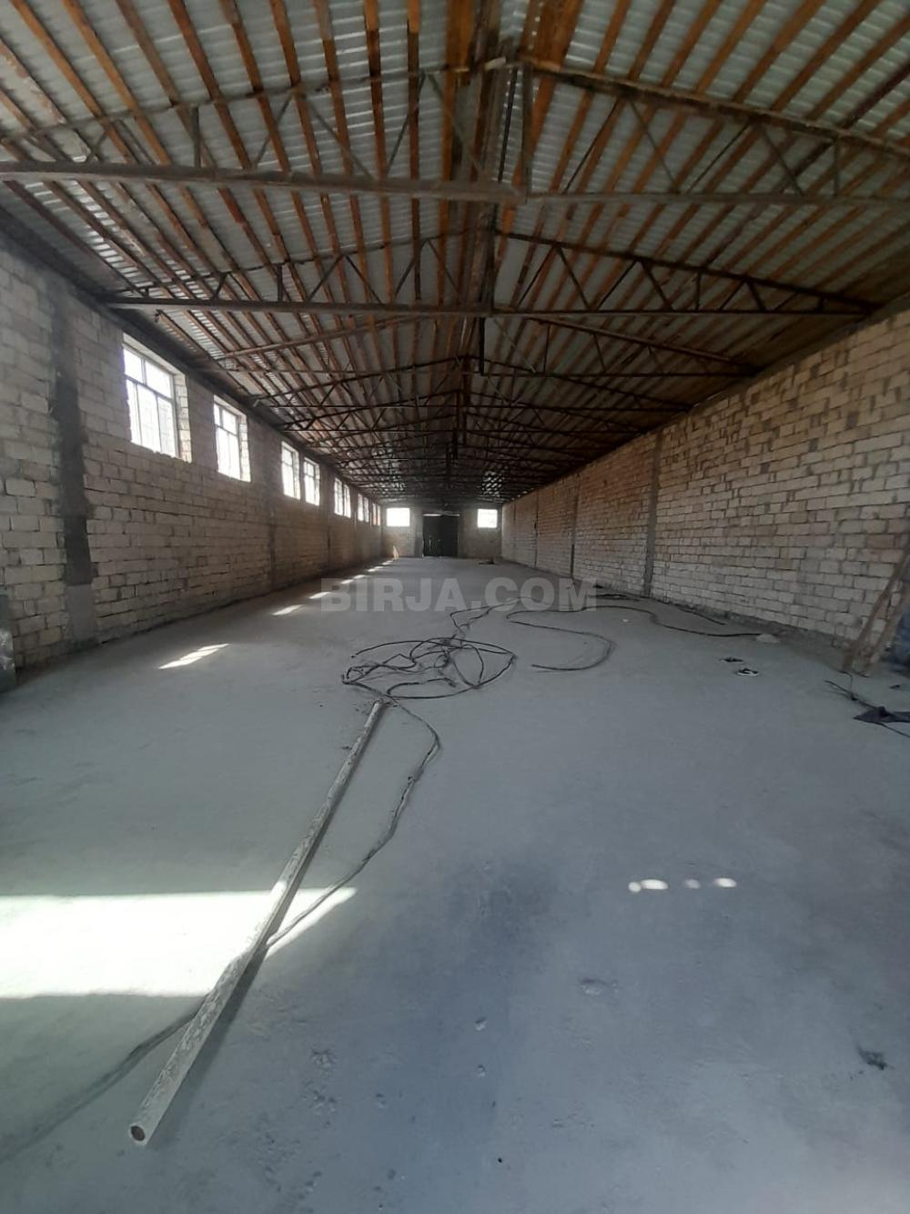 Koroğlu metrosunun yaxınlığında anbarlar icarəyə verilir