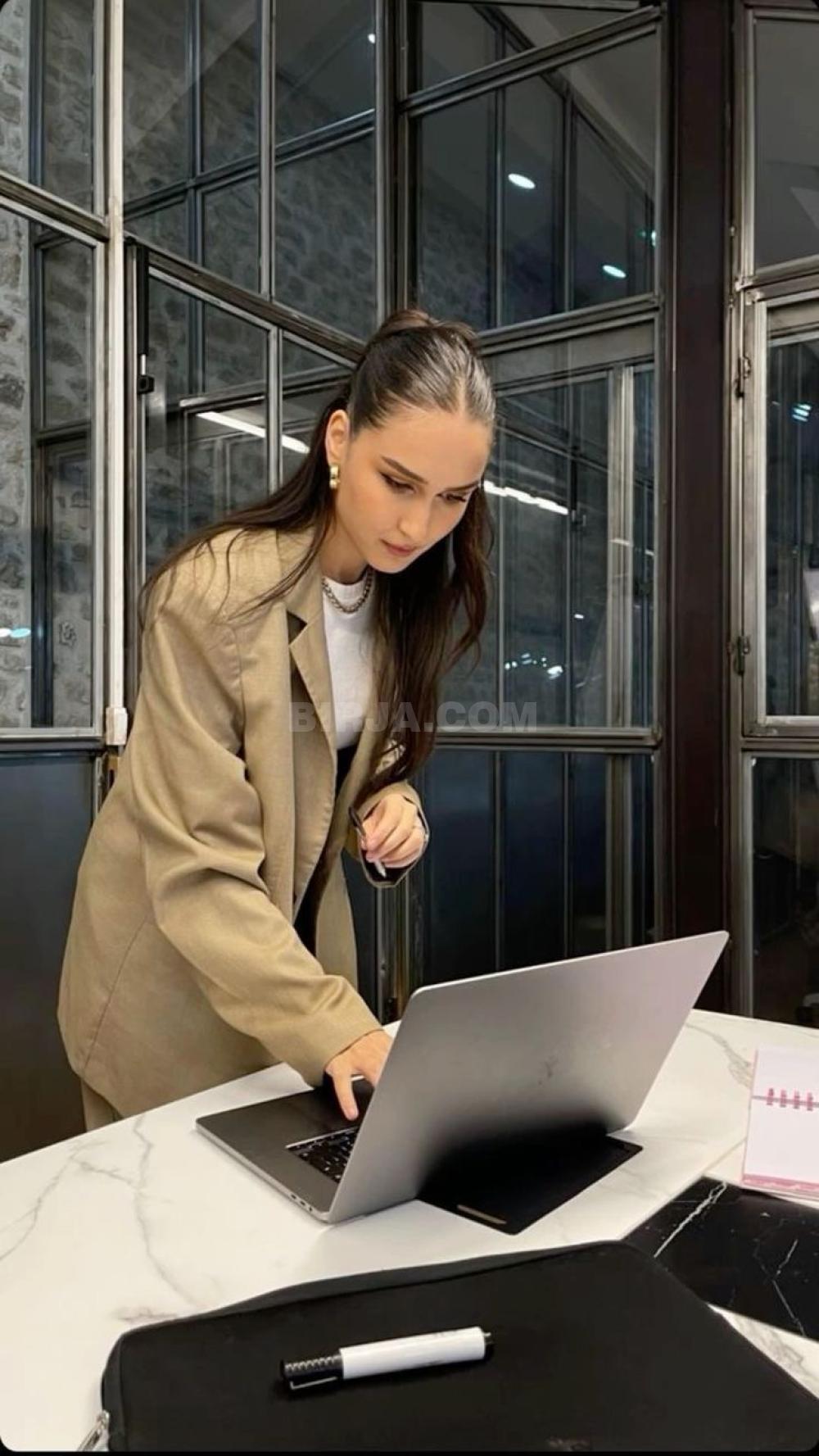 İş təklif edirəm