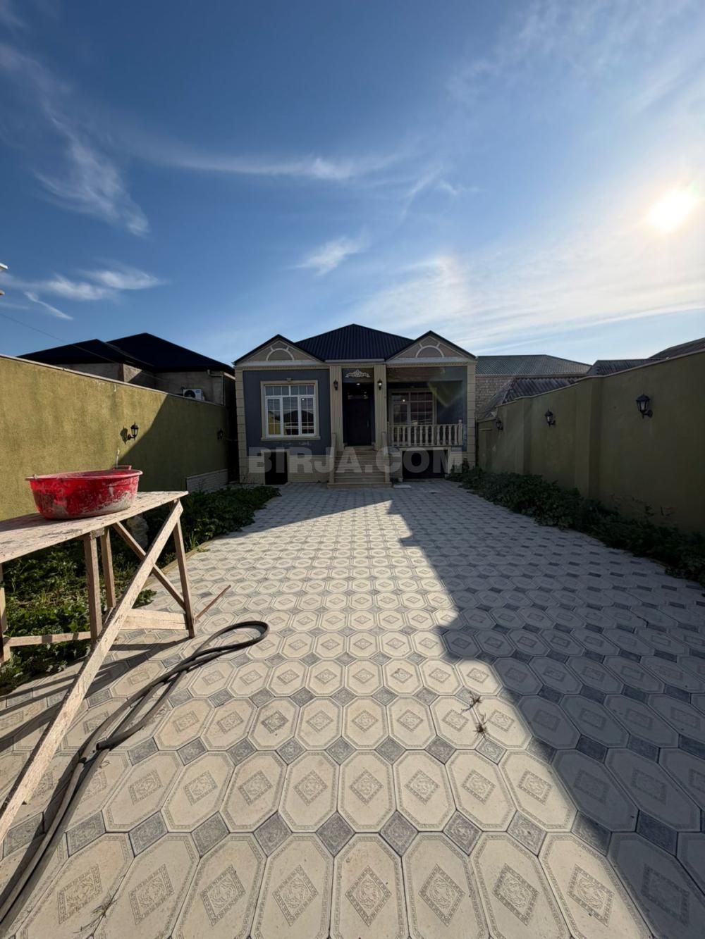 Satılır həyət evi, Savalan qəs.