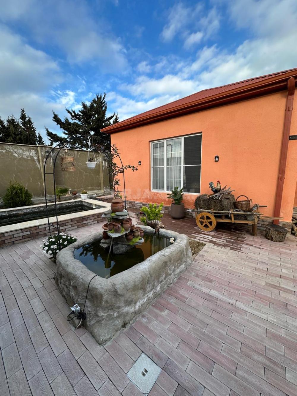 Buzovnada həyət evi satılır 