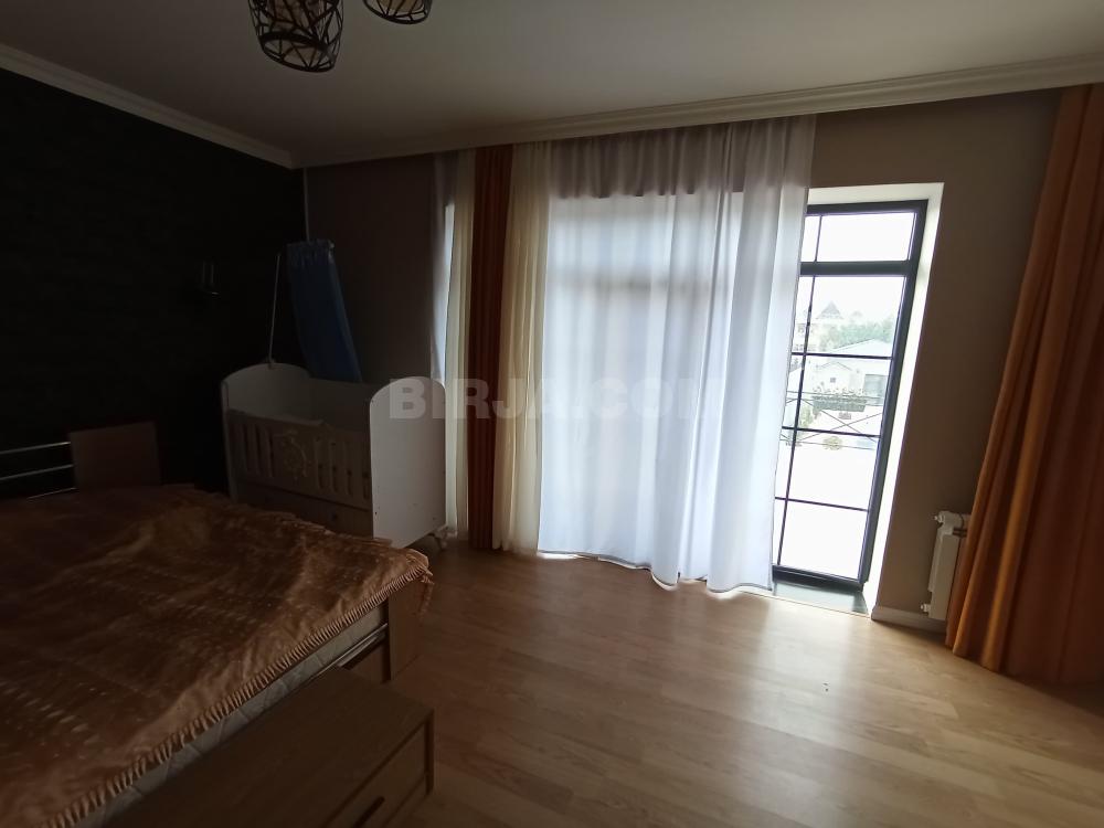 Buzovnada həyət evi satılır 