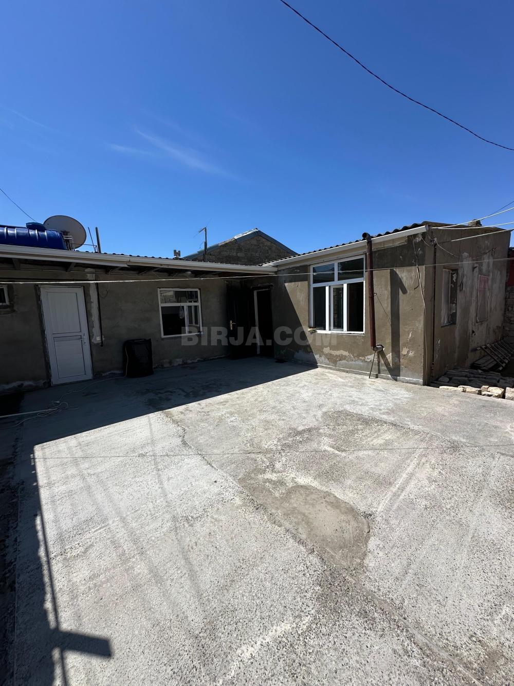 Maştağada həyət evi satılır