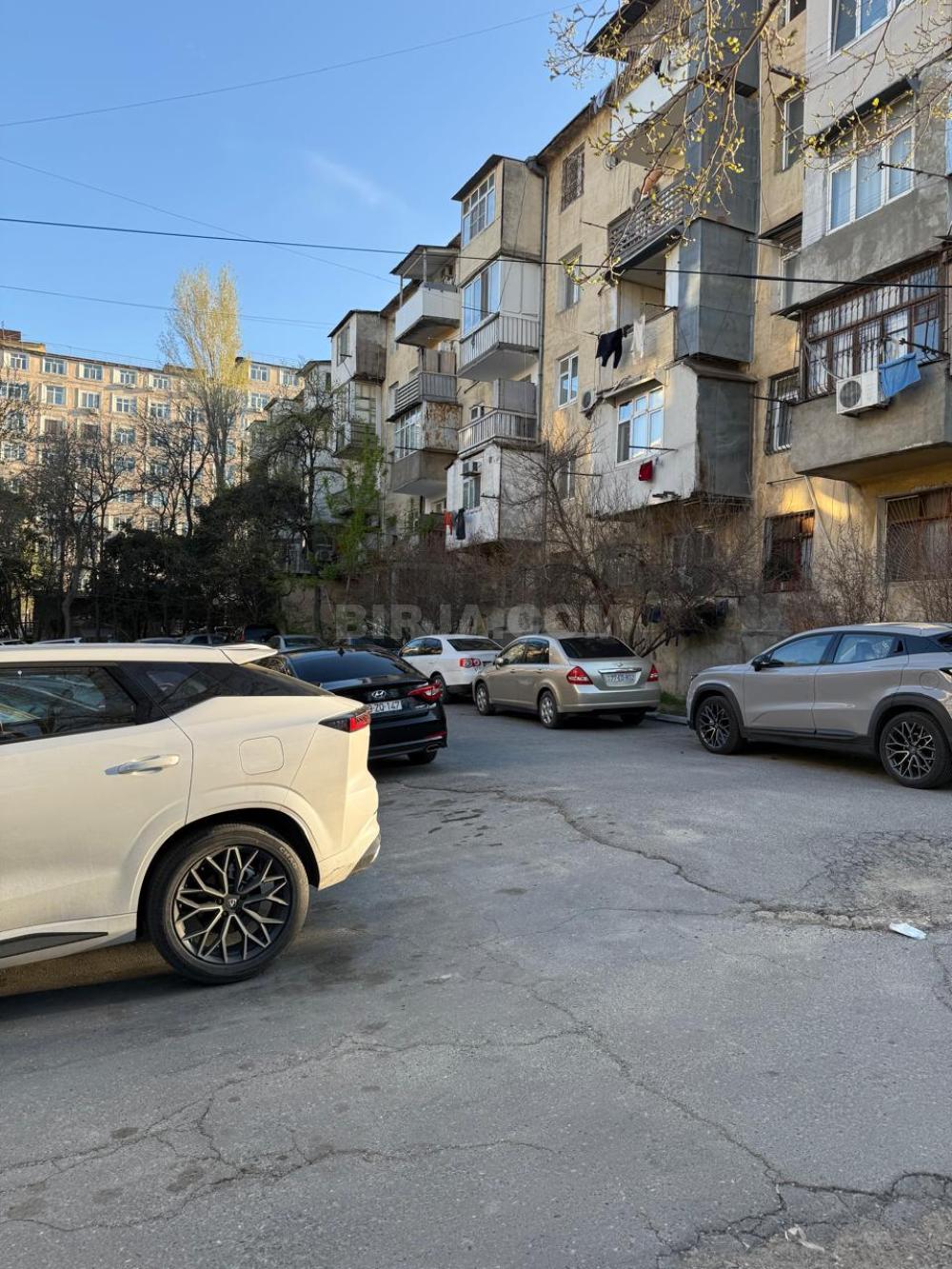 Satılır 1 otaqlı, m.İnşaatçılar