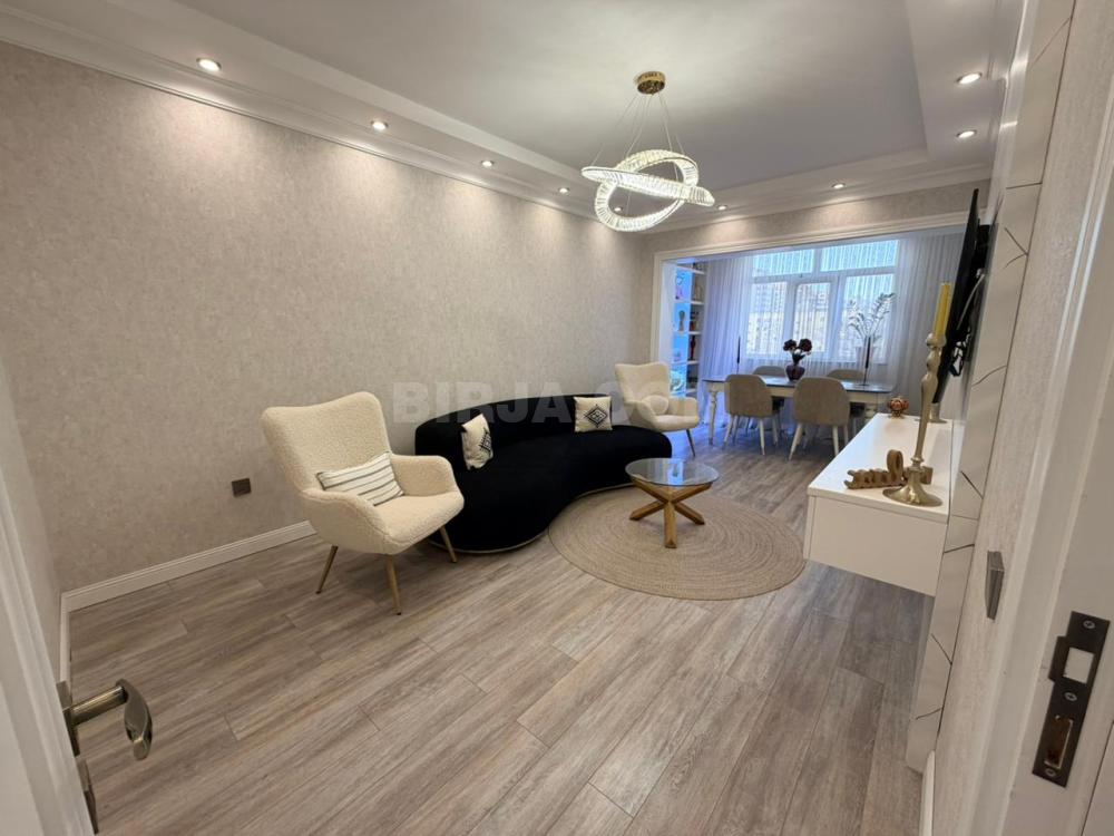 Satılır 3 otaqlı, Bakıxanov qəs. — Satılır