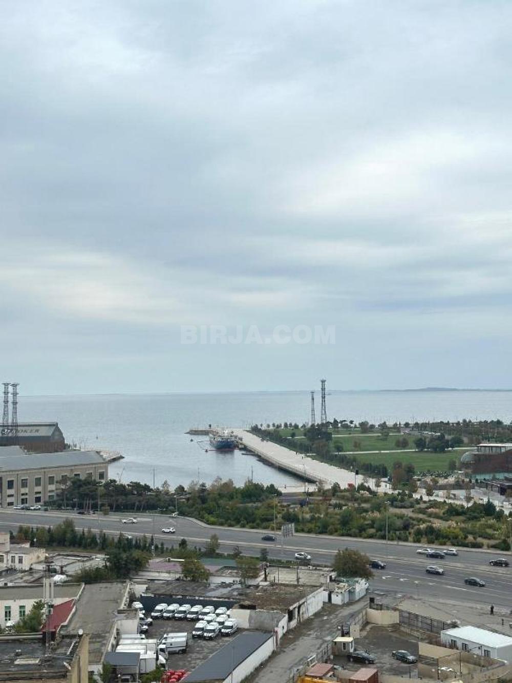 Landau Schoolun yanında 2 otaqlı mənzil satılır