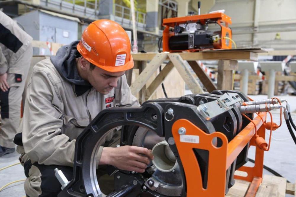 İş təklif edirəm