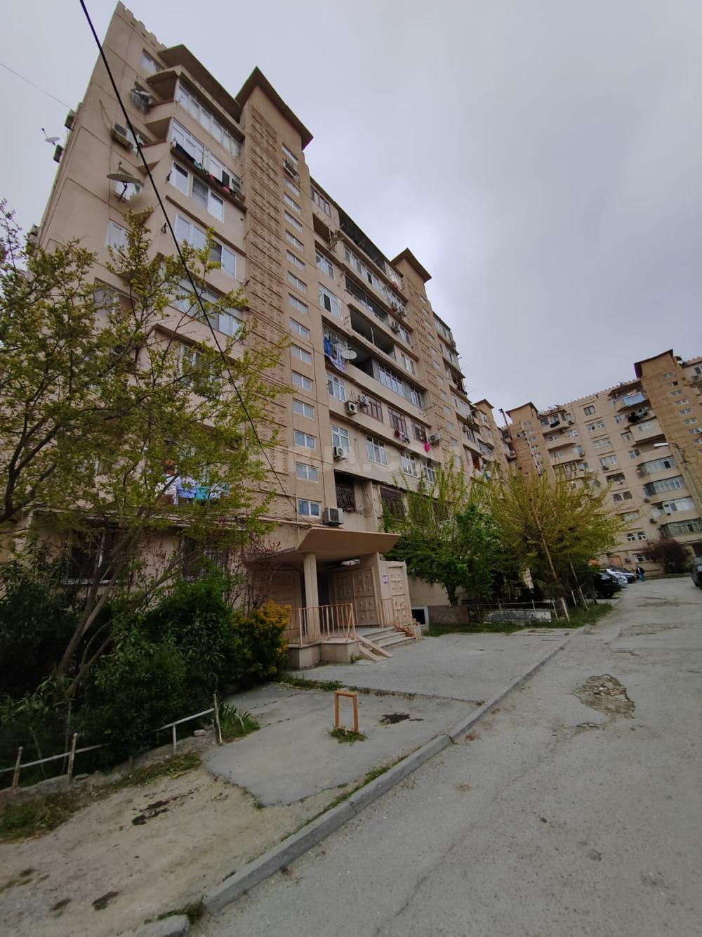 Satılır 1 otaqlı, m.Xalqlar Dostlugu
