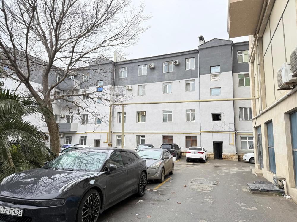 Satılır 2 otaqlı, 8 Noyabr pr.
