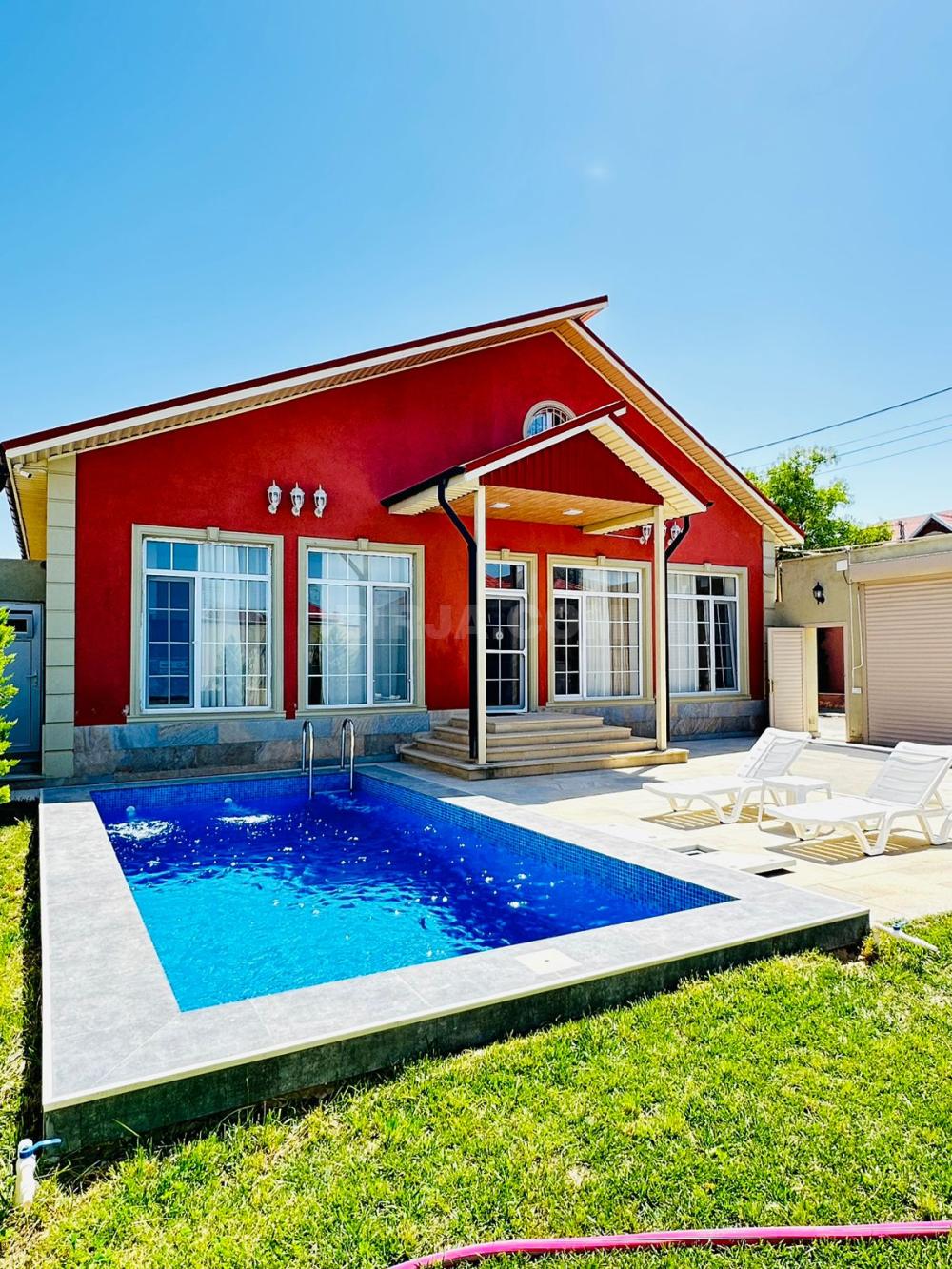 Mərdəkanda villa satılır