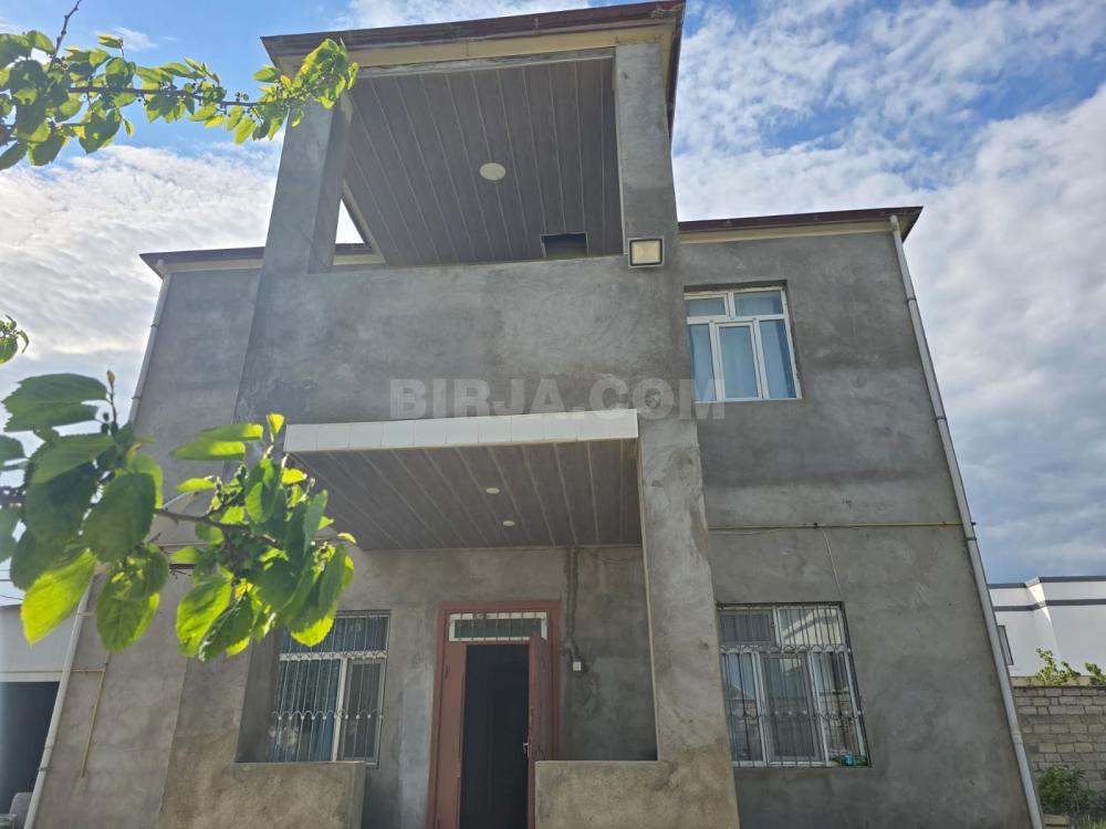 Mərdəkanda bağ evi satılır