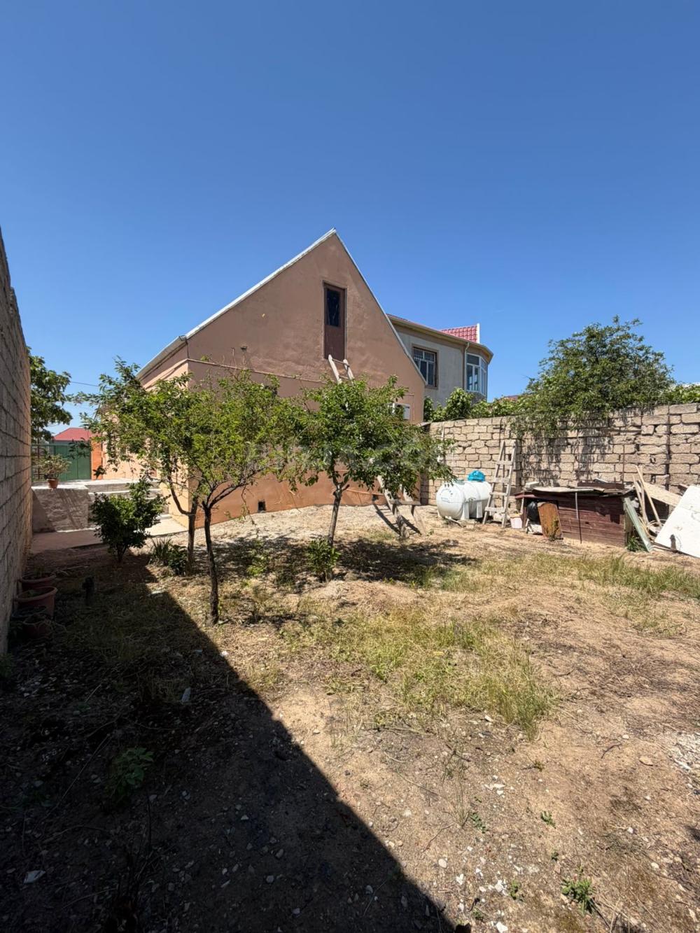 Satılır həyət evi, Ramanı qəs. — Satılır