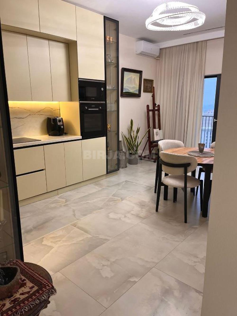 Baku City Residence Khatai də 3 otaqlı mənzil satılır