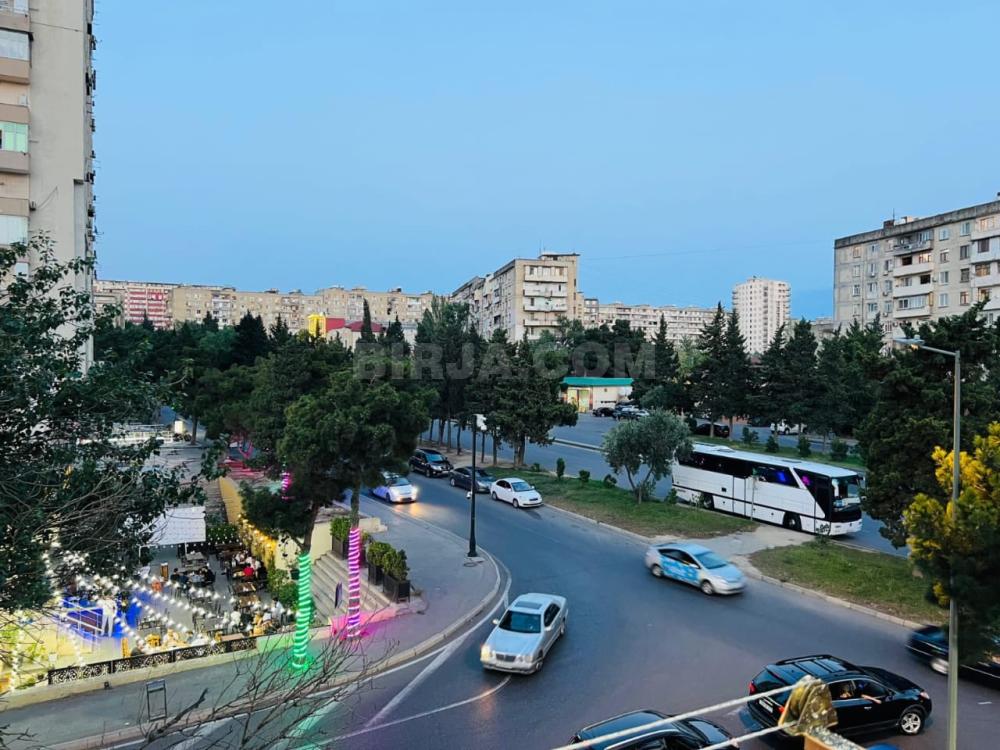 Satılır 3 otaqlı, Neapol dairəsi