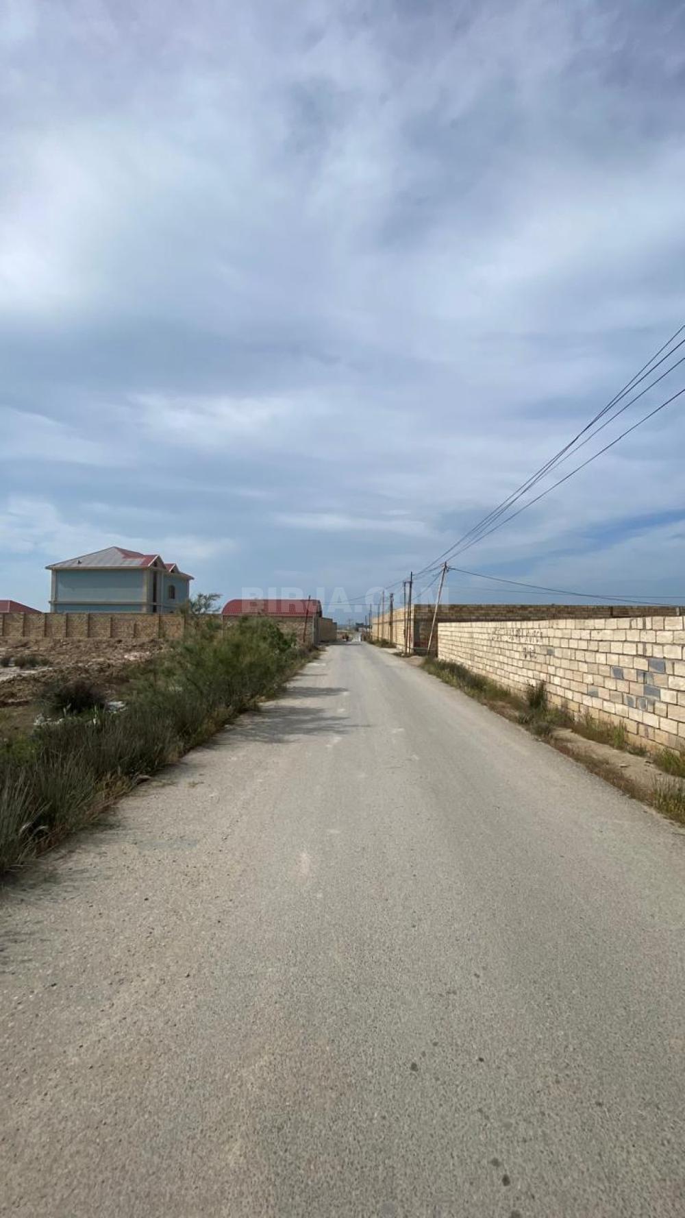 Satılır torpaq, Novxani-Pirşaği yolu