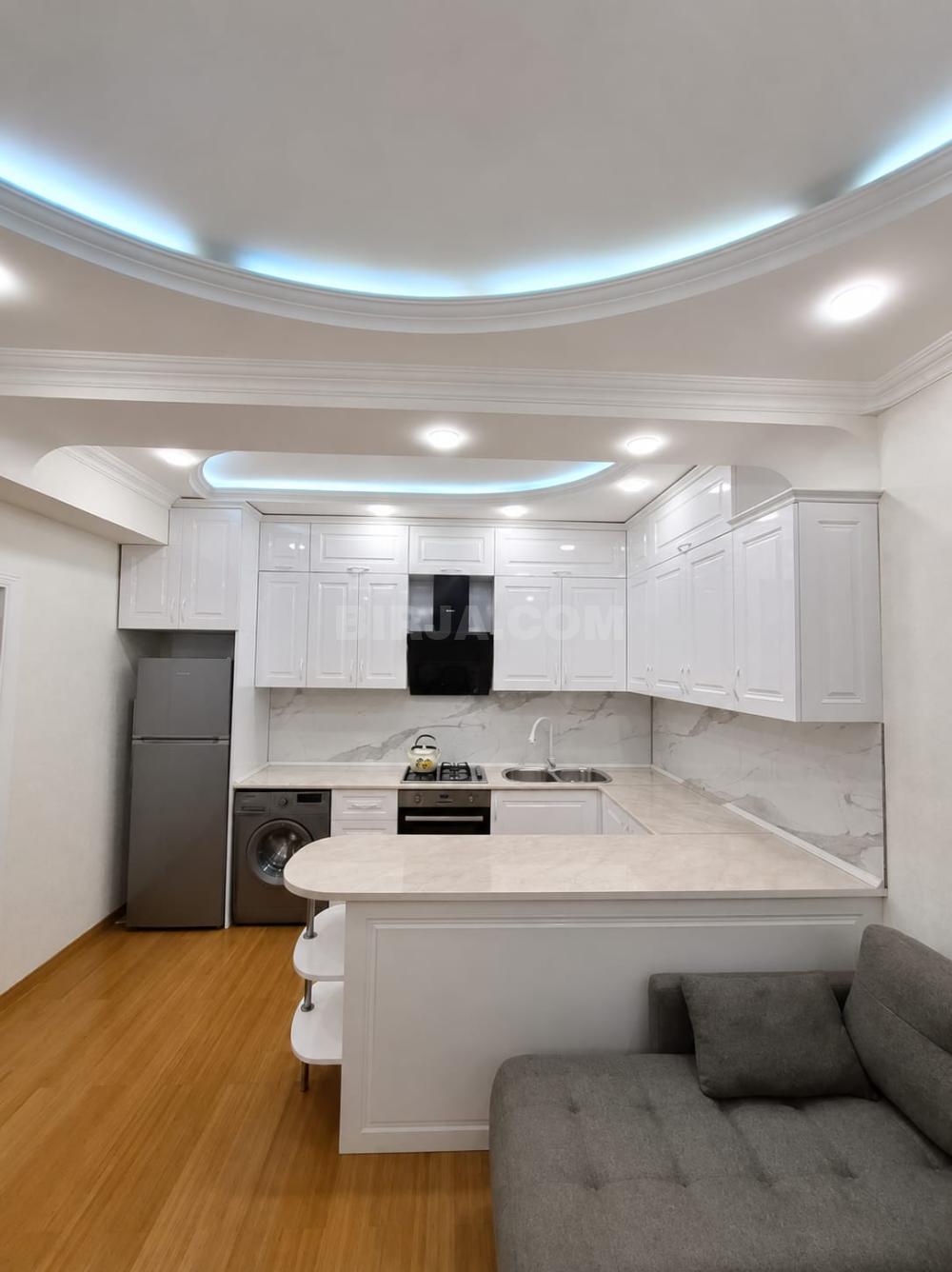 Satılır 2 otaqlı, Movida Plaza ş/s arxasında 