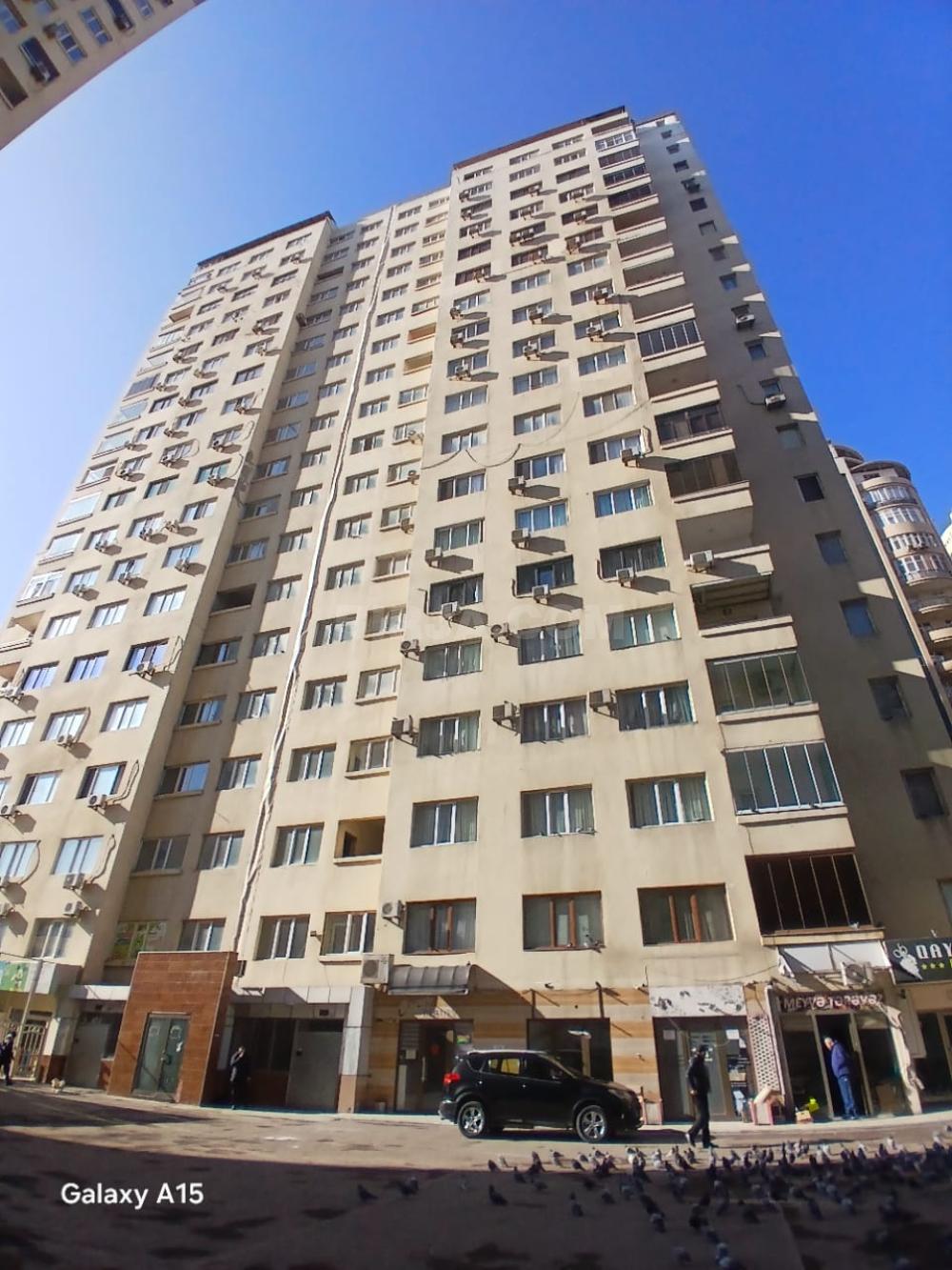 Satılır 4 otaqlı, m.Xətai