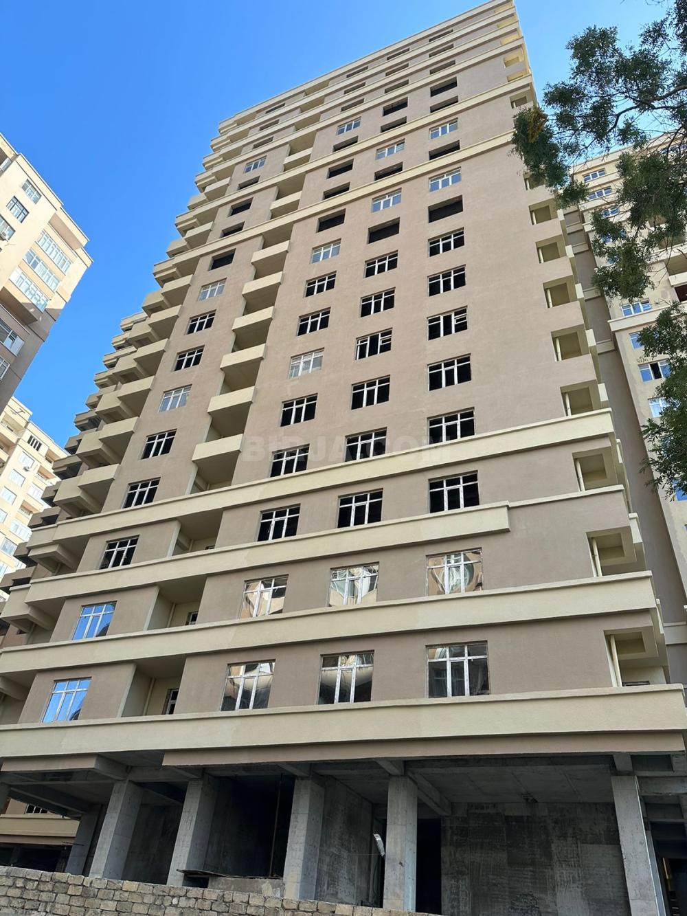 Satılır 2 otaqlı, Elmlər Akademiyası m. — Satılır
