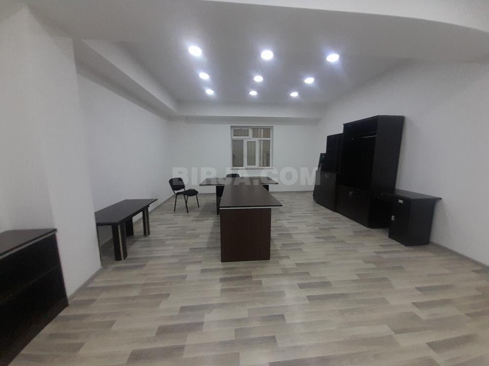 Nerimanovda 3 otaqlı ofis icarəyə verilir